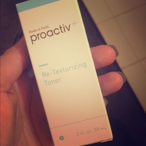 Proactive re texturizing toner 2fl oz